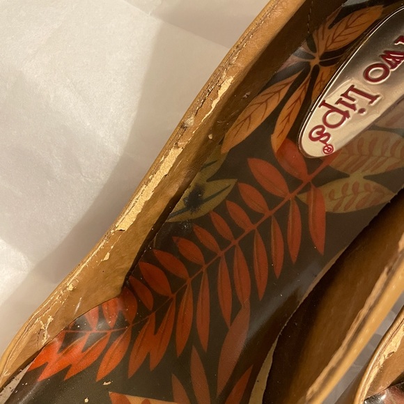 👠Two Lips ‘Marilyn’ Tan Stiletto Pumps, Size 8.5 - Picture 3 of 9